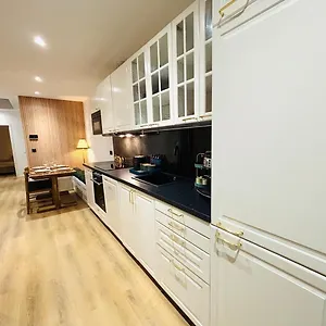 https://camusel-flats-and-loft-central.brusselshotelsbook.com